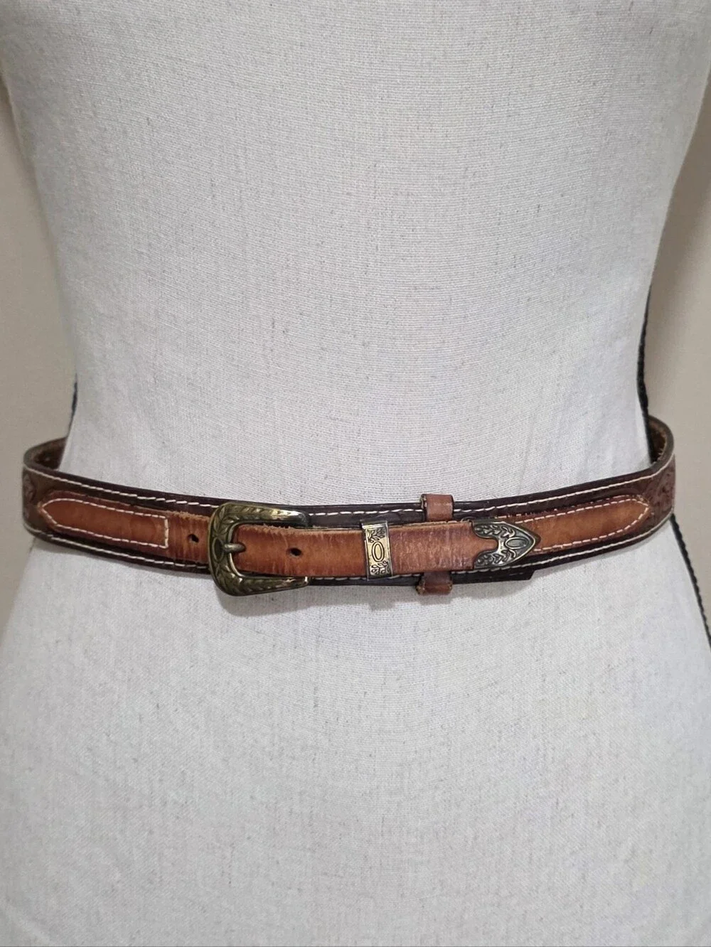 Vintage- Brown Tooled Leather Western Buckle Belt